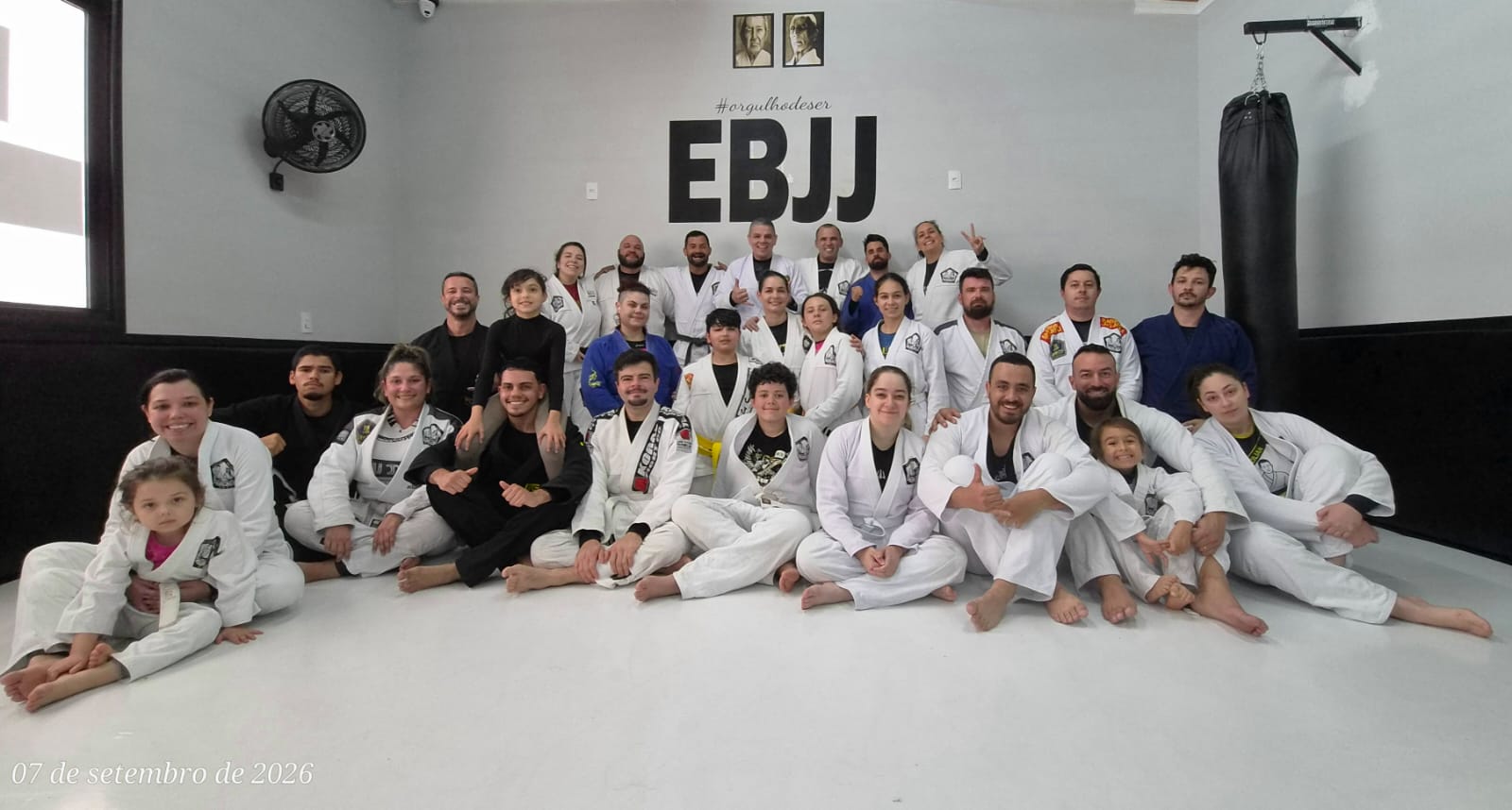 Treino de Jiu-Jitsu na Escola Bragantina